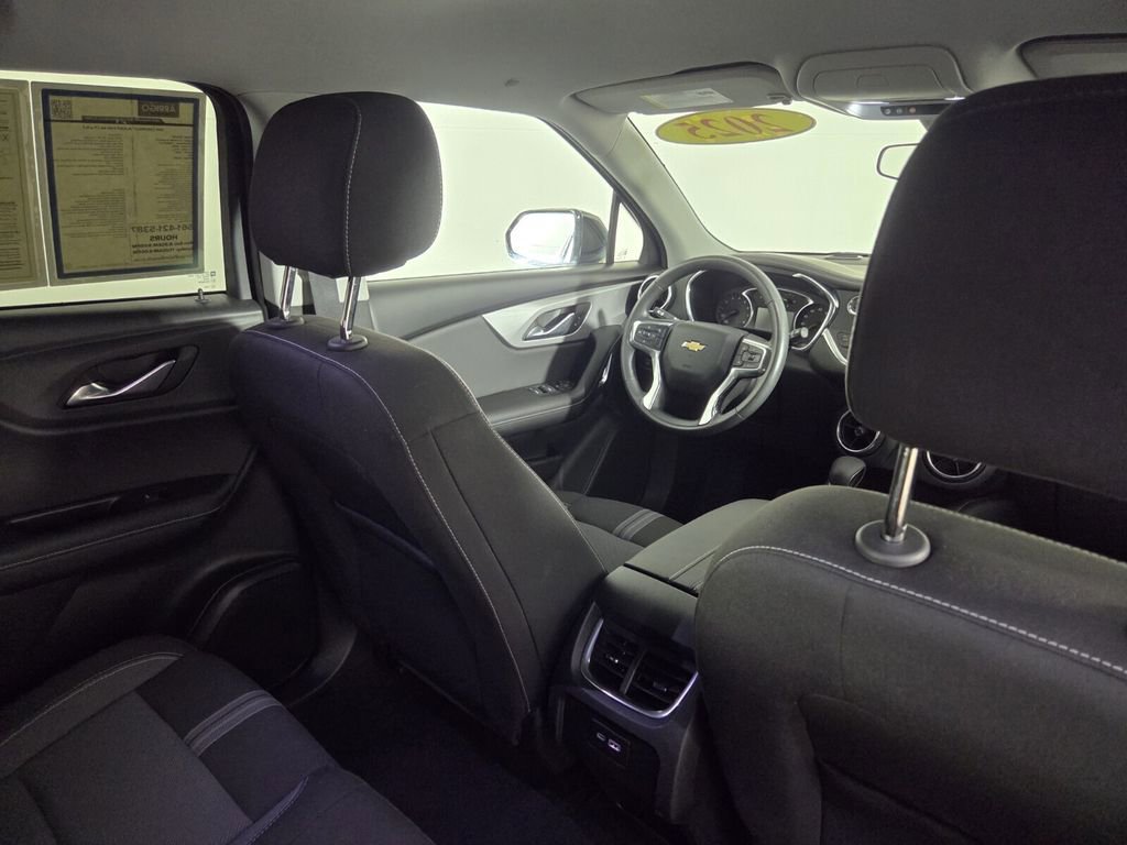Used 2025 Chevrolet Blazer LT FWD image 31