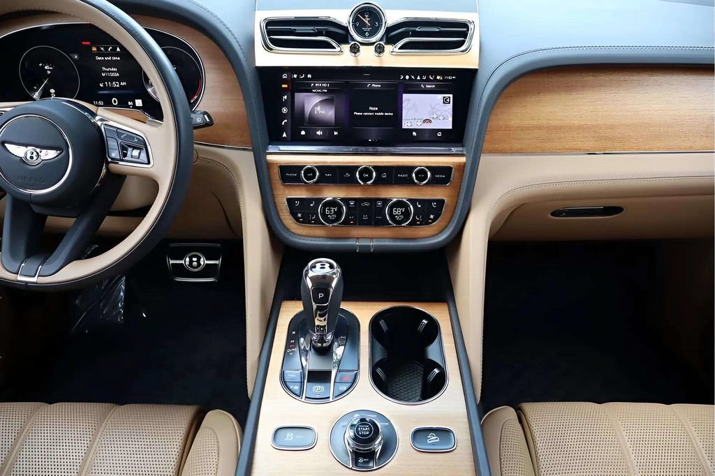 Used 2023 Bentley Bentayga Extended Wheelbase AWD/4WD image 12