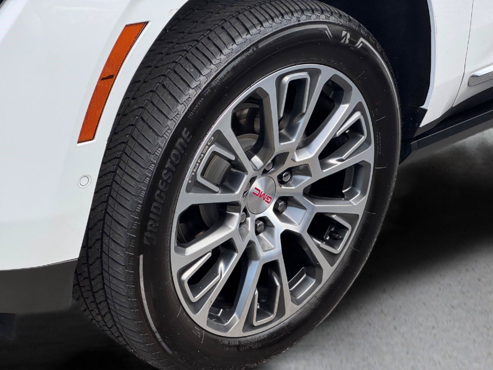 Used 2026 GMC Yukon XL Denali w/ Sun & Power Step Package AWD/4WD image 2