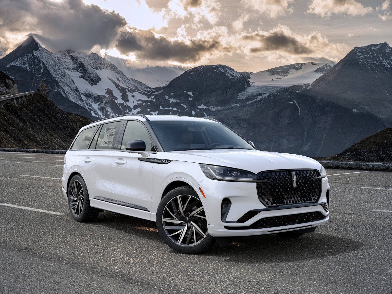 New 2027 Lincoln Aviator Black Label w/ Jet Appearance Package AWD/4WD image 4