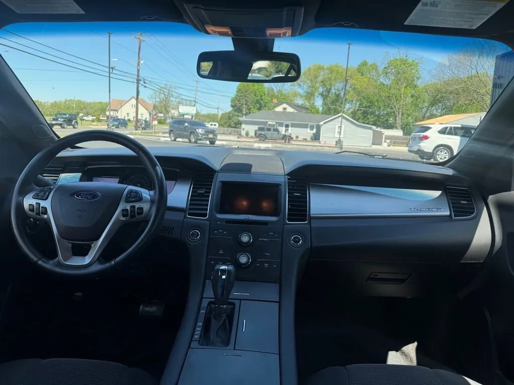 Used 2013 Ford Taurus SEL image 9