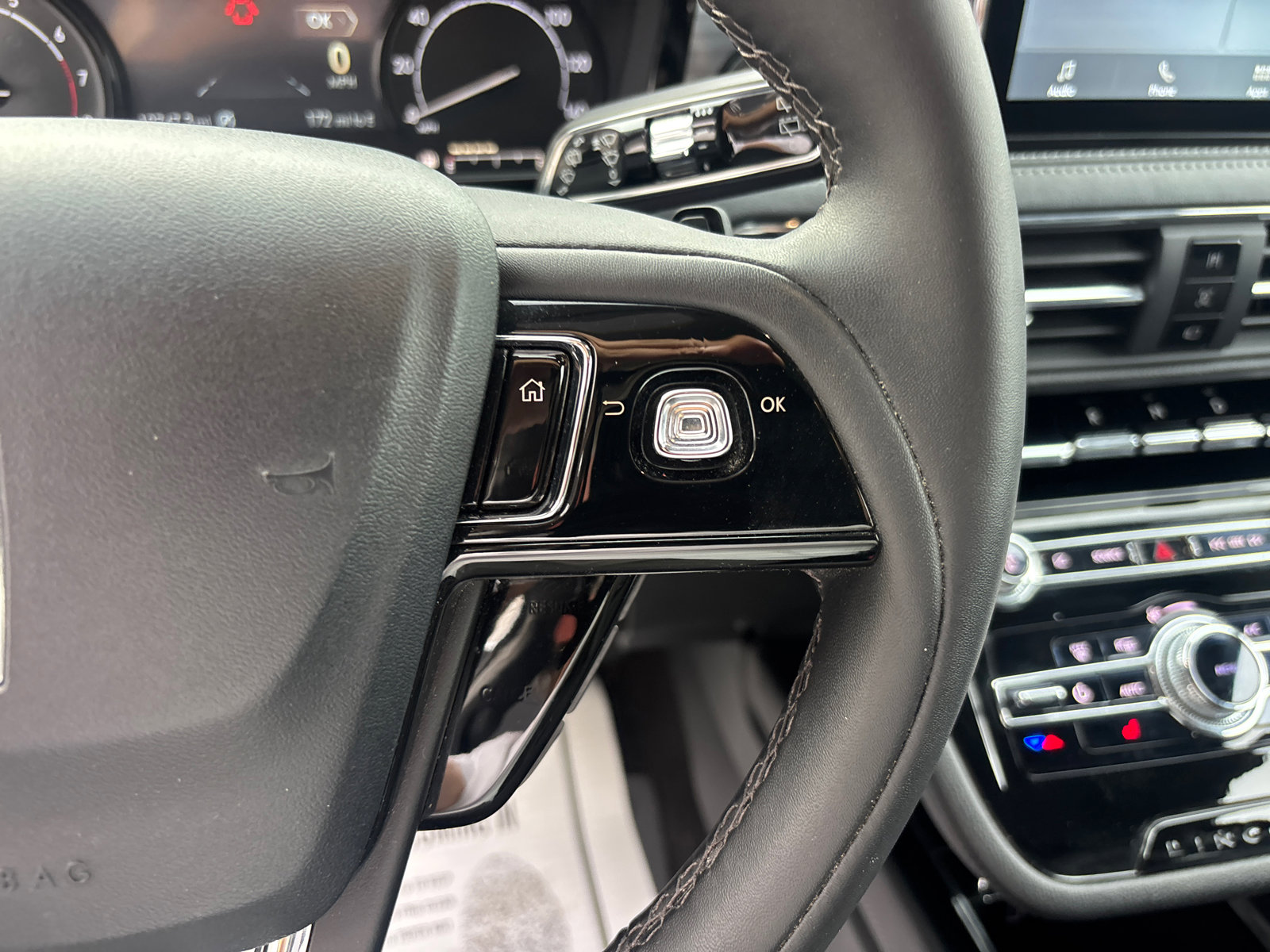 Certified 2022 Lincoln Corsair FWD image 18