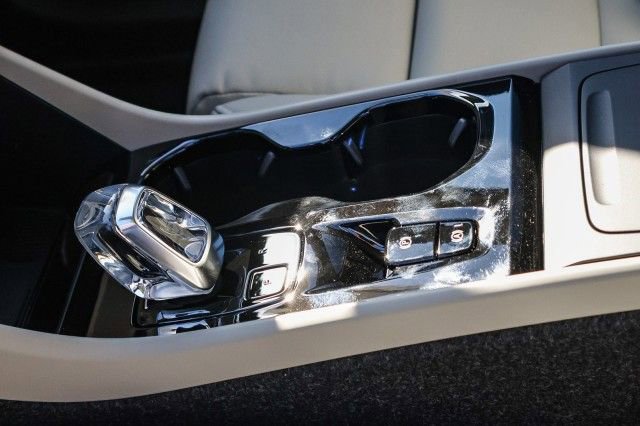 New 2026 Volvo XC40 B5 Ultra w/ Climate Package image 18