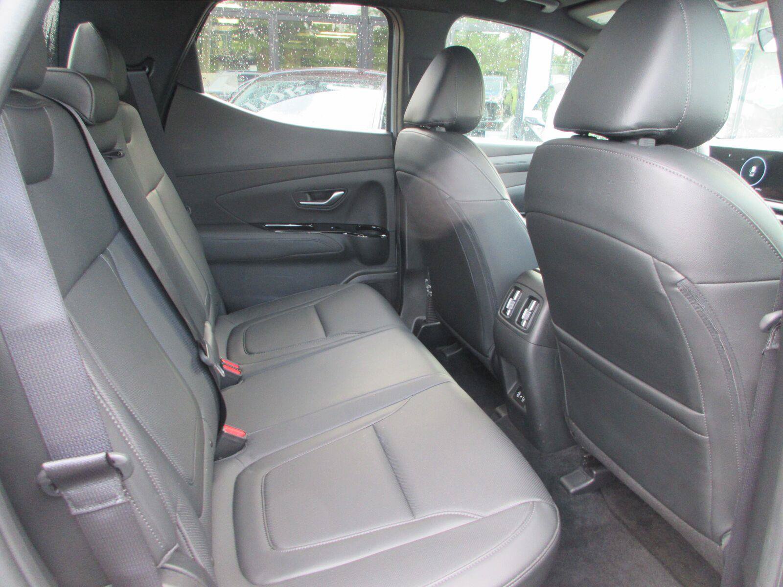 Used 2025 Hyundai Santa Cruz SEL FWD image 18