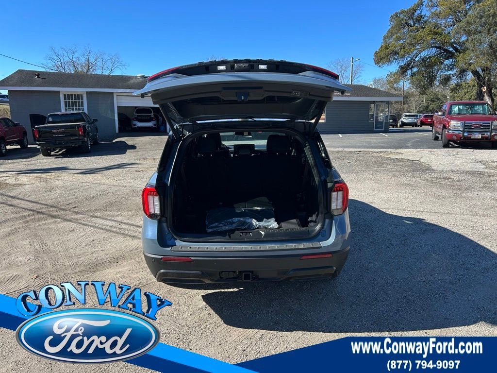 Used 2025 Ford Explorer ST-Line image 8