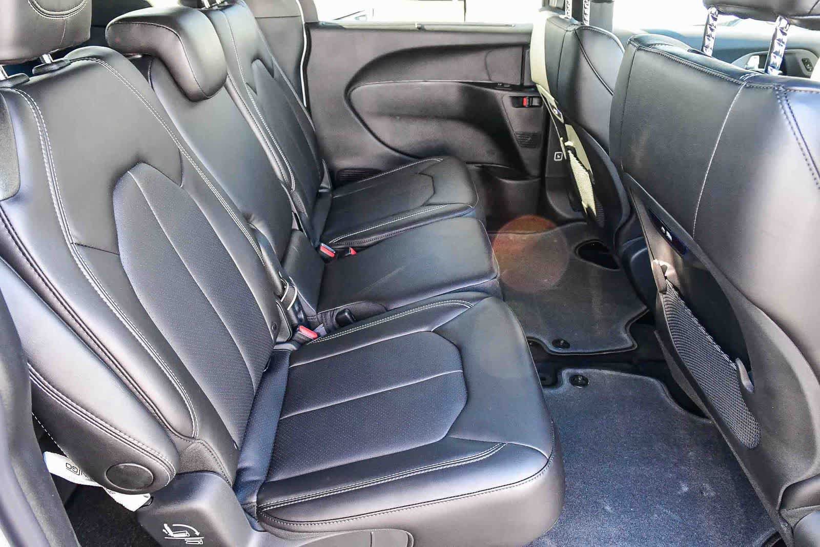 New 2026 Chrysler Pacifica Select image 18