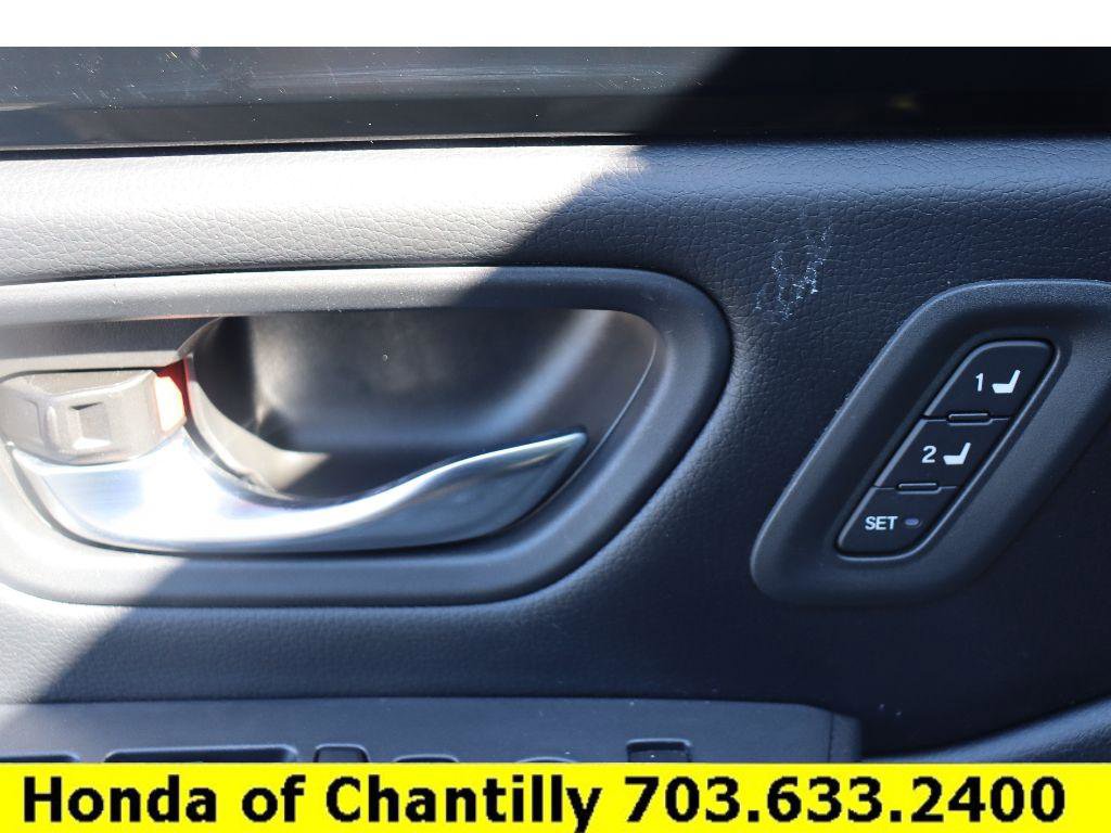 Certified 2023 Honda Pilot Touring image 23