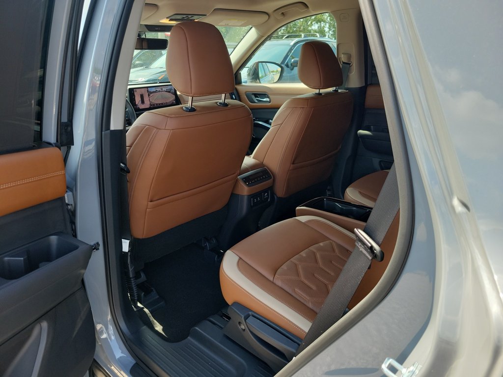 Certified 2026 Nissan Pathfinder Platinum FWD image 10