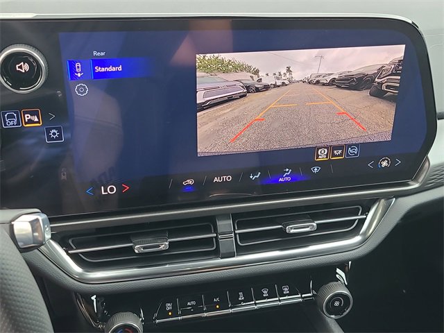 New 2026 Chevrolet Equinox EV LT image 32