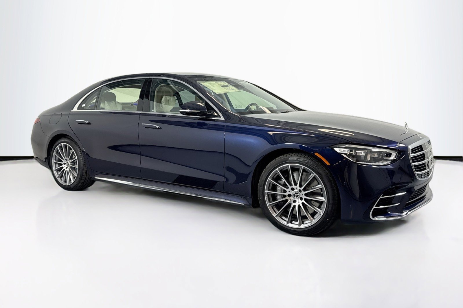 New 2026 Mercedes-Benz S 580 4MATIC Sedan image 3