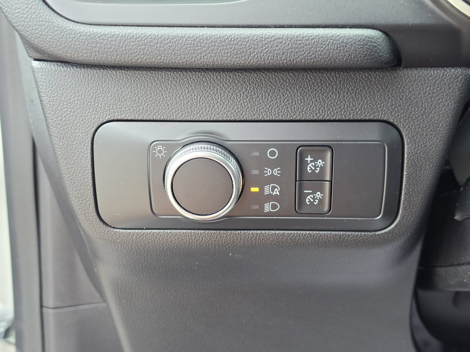 Used 2020 Ford Escape SE FWD image 32