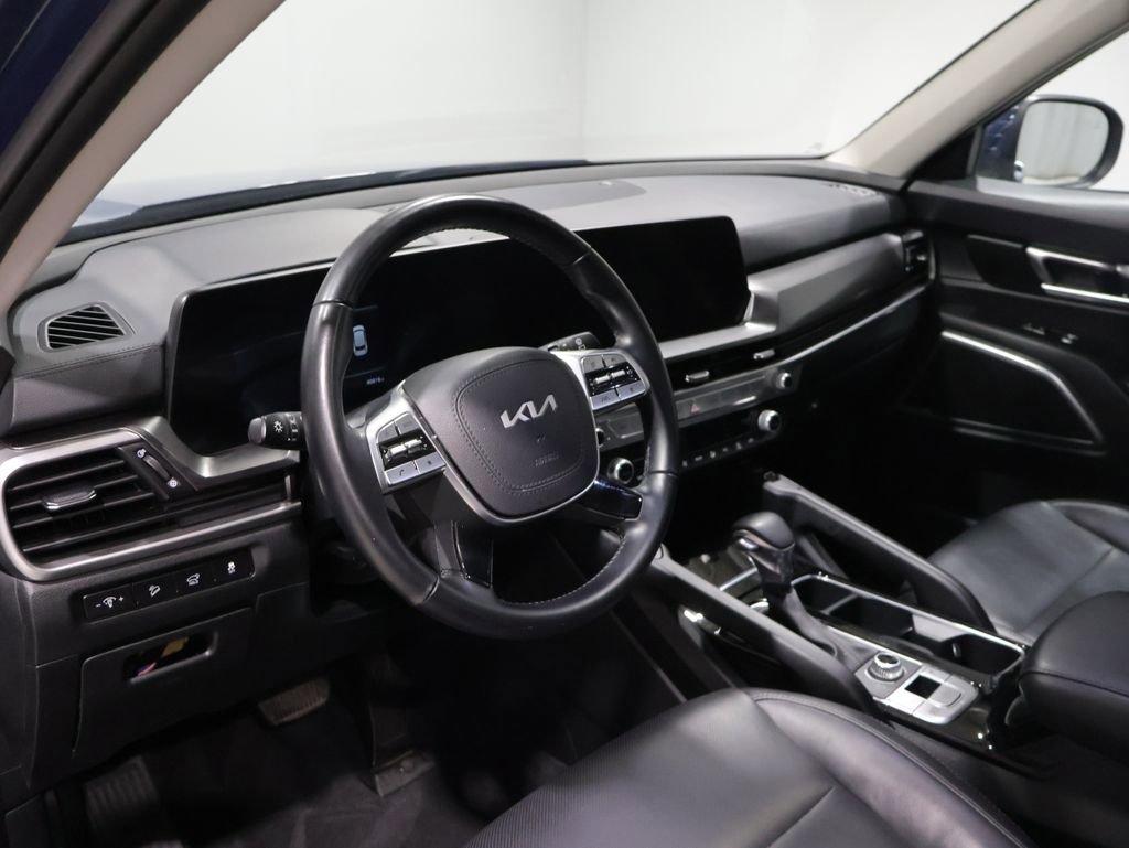 Used 2025 Kia Telluride S image 18