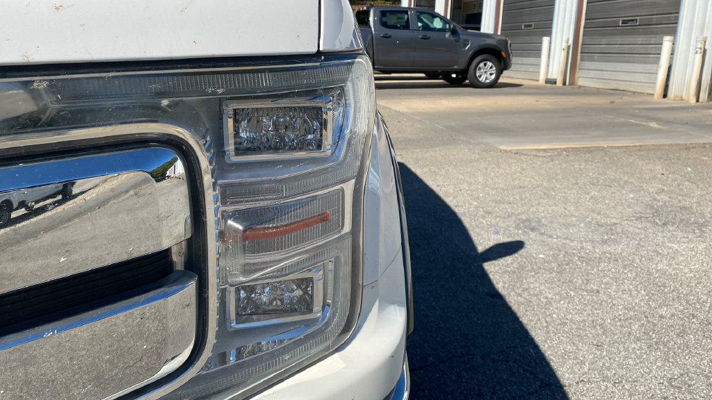 Used 2019 Ford F150 Lariat w/ Equipment Group 502A Luxury AWD/4WD image 9
