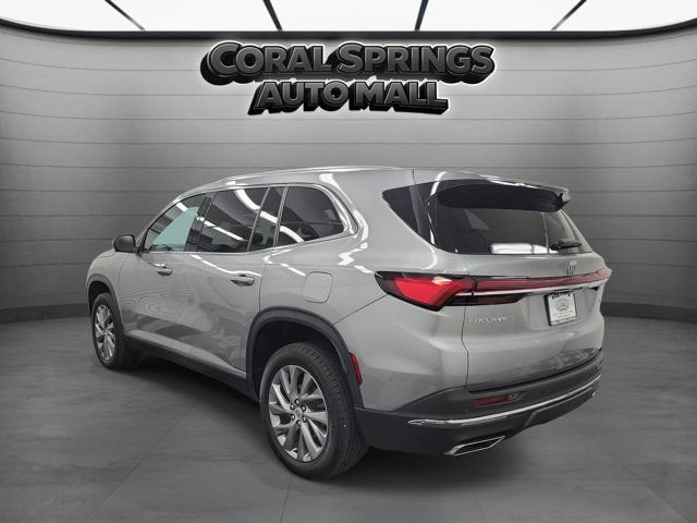 Used 2025 Buick Enclave Preferred FWD image 4