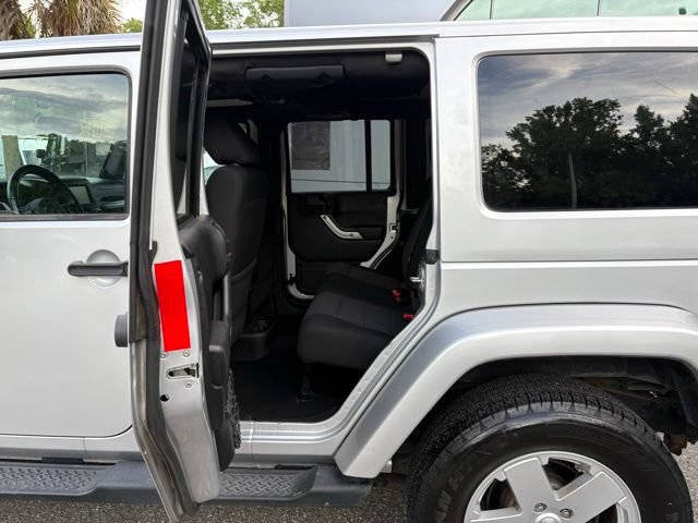 Used 2012 Jeep Wrangler Unlimited Sahara w/ Connectivity Group AWD/4WD image 18