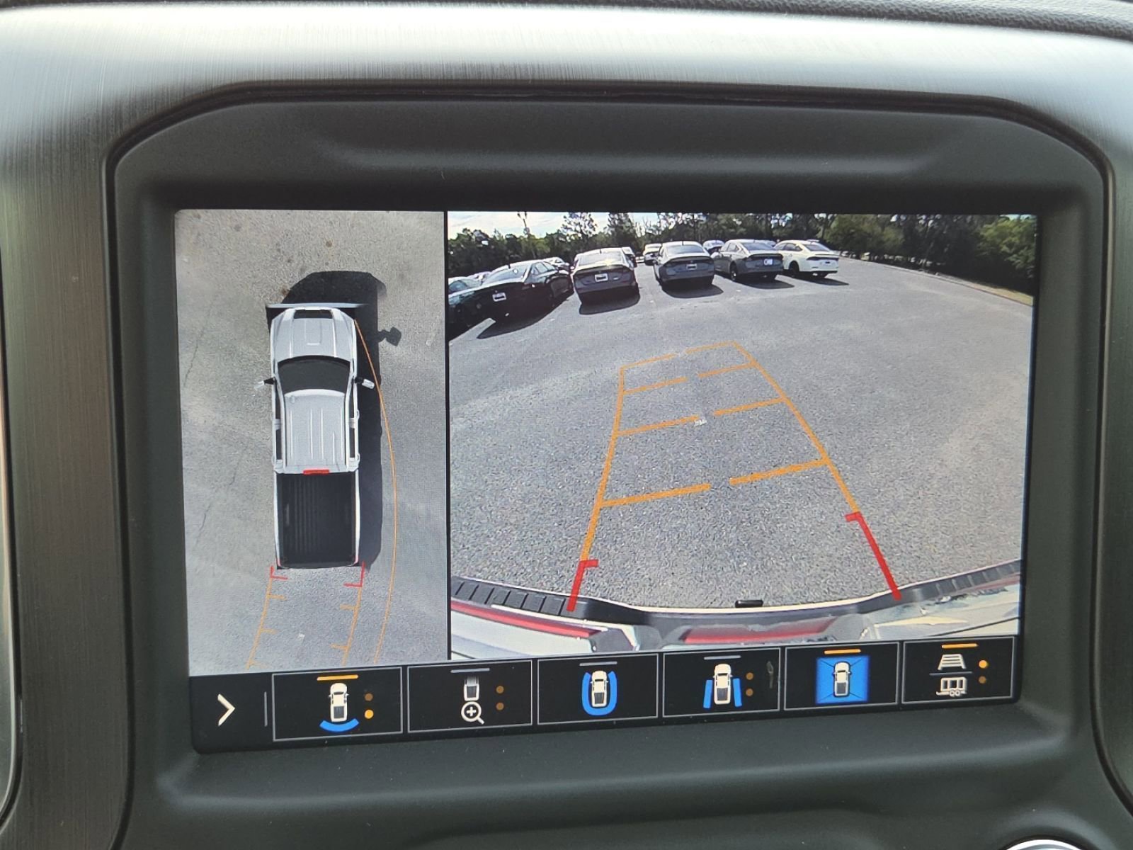 Used 2022 GMC Sierra 2500 AT4 w/ AT4 Preferred Package image 8