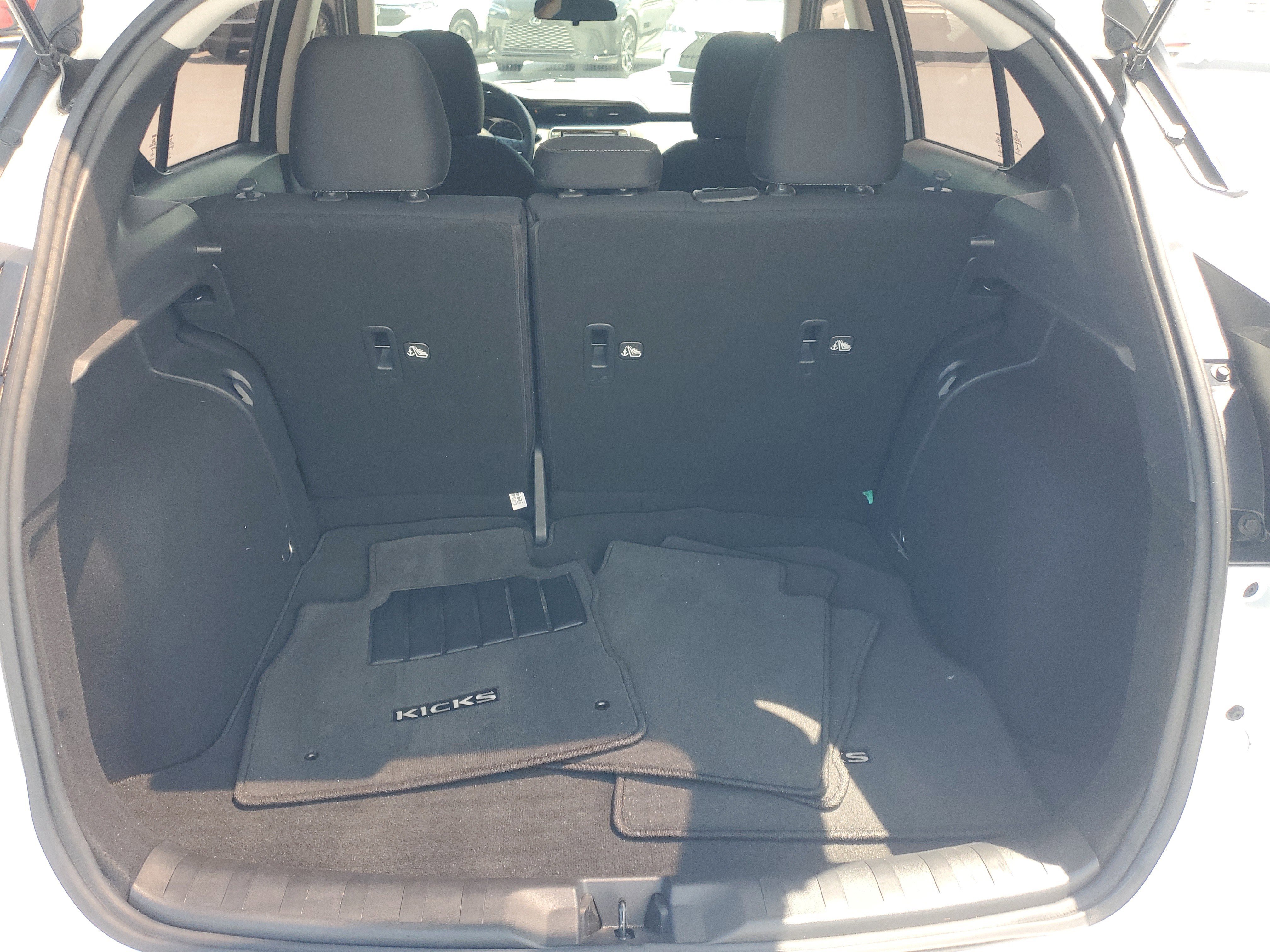Used 2022 Nissan Kicks S FWD image 8