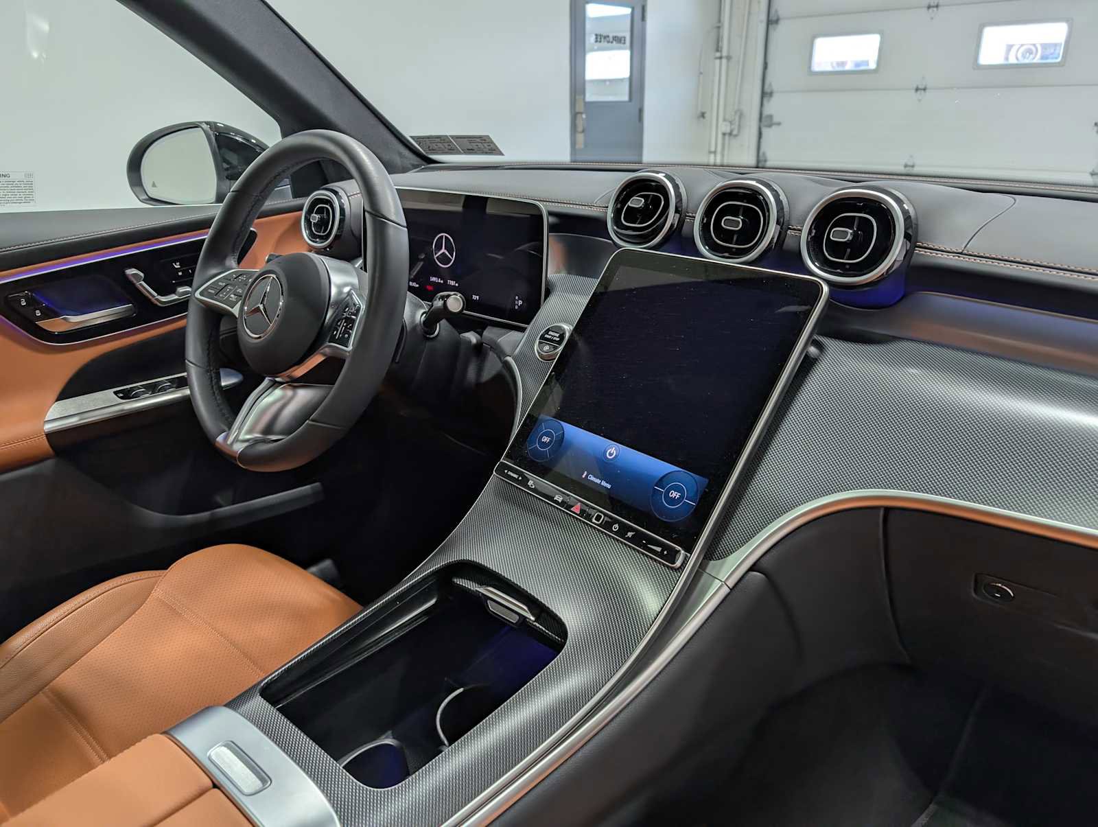 Certified 2025 Mercedes-Benz GLC 300 4MATIC image 39