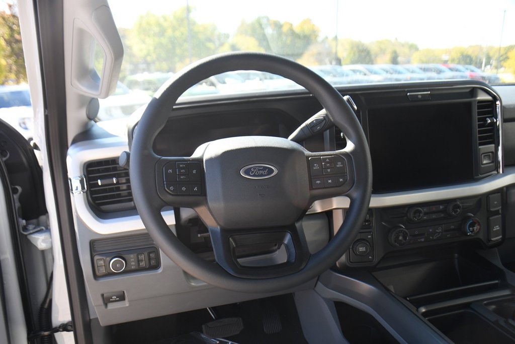 New 2026 Ford F350 4x4 Crew Cab Super Duty image 12