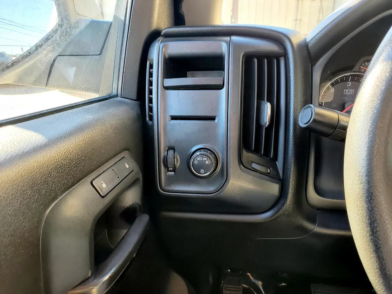 Used 2017 Chevrolet Silverado 1500 W/T RWD image 33