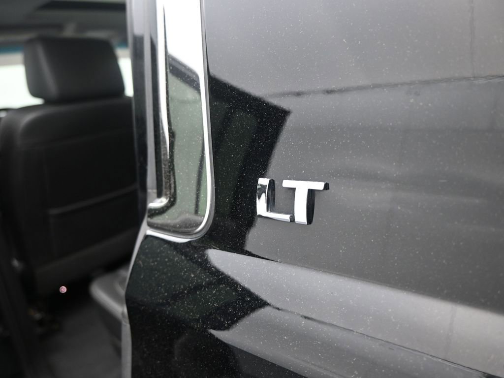 Used 2019 Chevrolet Suburban LT AWD/4WD image 46