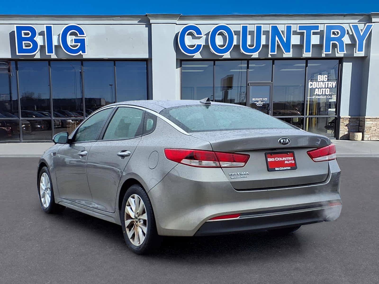 Used 2017 Kia Optima LX FWD image 3