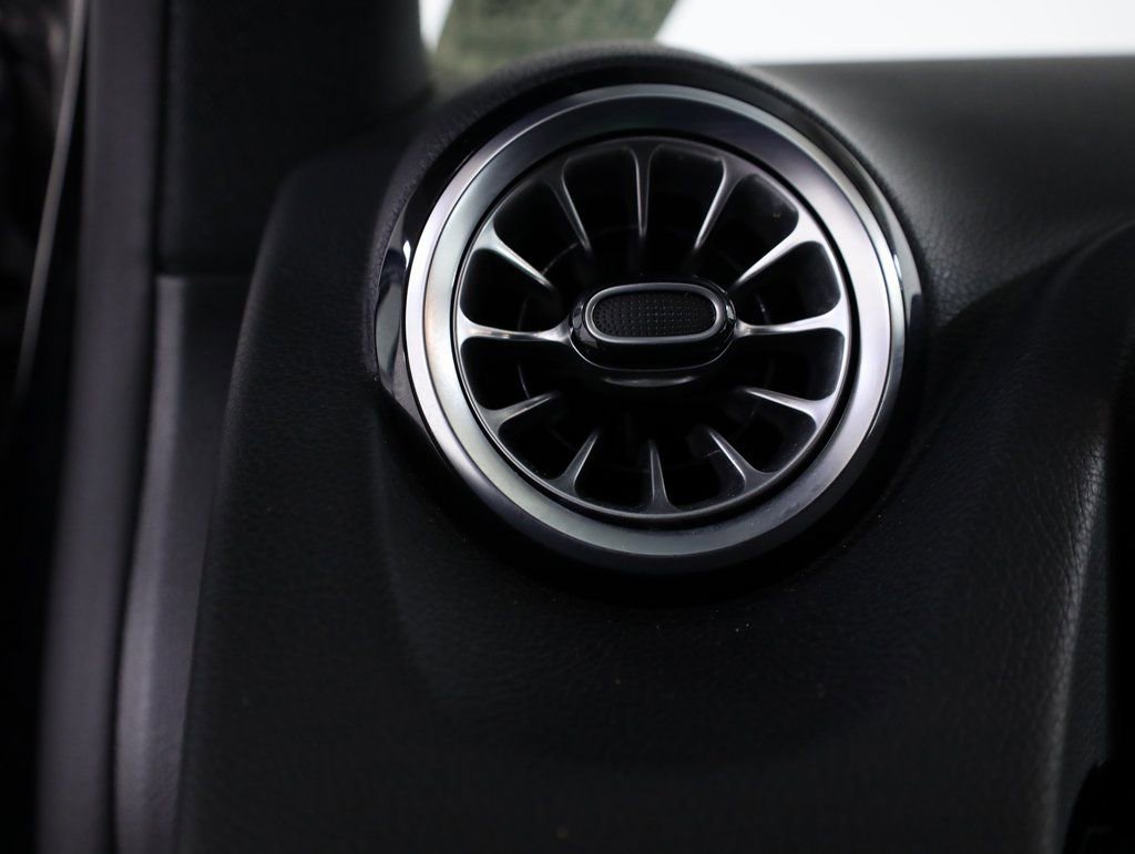 Certified 2022 Mercedes-Benz GLA 250 4MATIC image 12