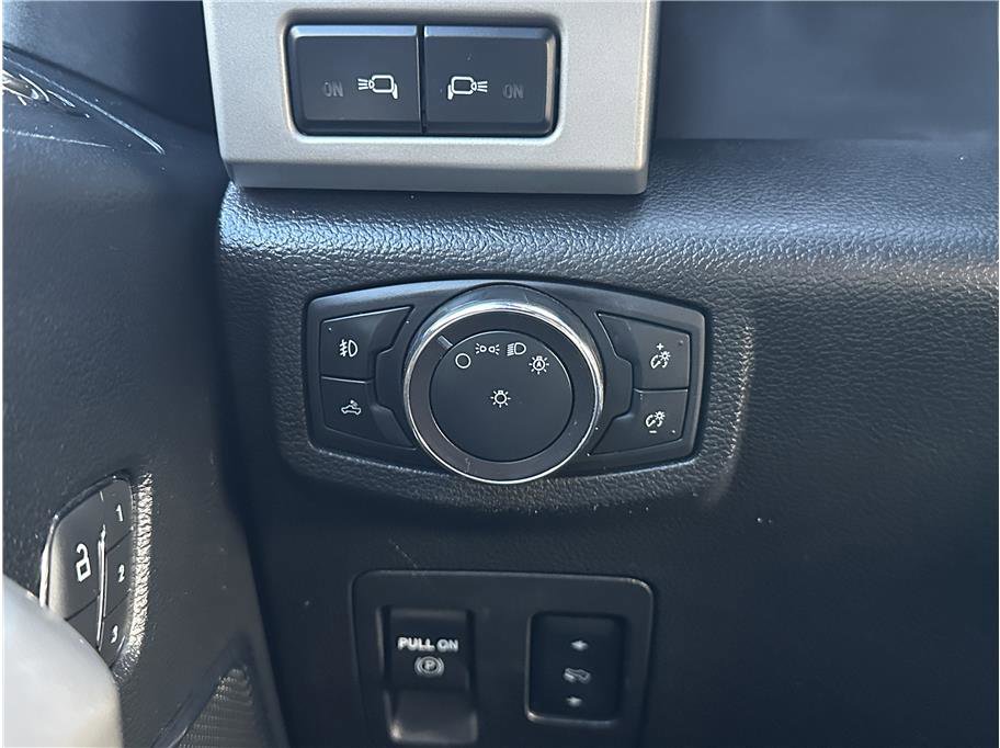 Used 2018 Ford F150 Lariat w/ Equipment Group 502A Luxury image 28