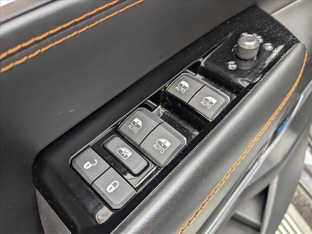 Used 2022 Jeep Grand Wagoneer Series III w/ Rear Seat Video Group 1 image 10