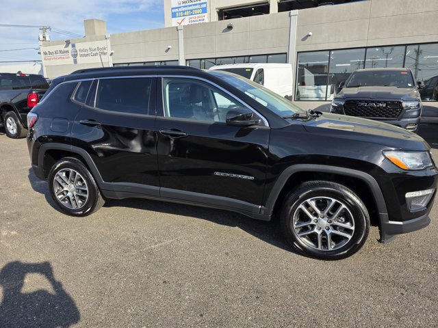 Used 2020 Jeep Compass Latitude image 3