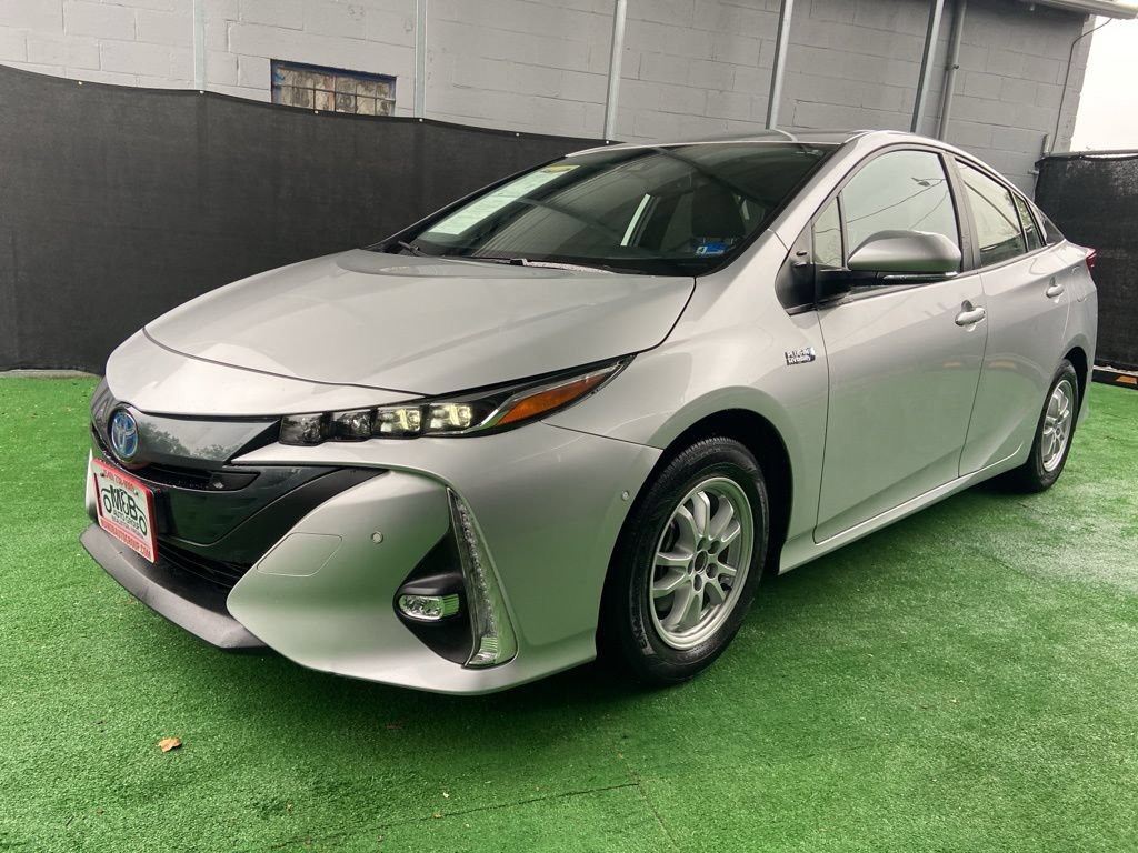 Used 2022 Toyota Prius Prime Limited FWD image 9