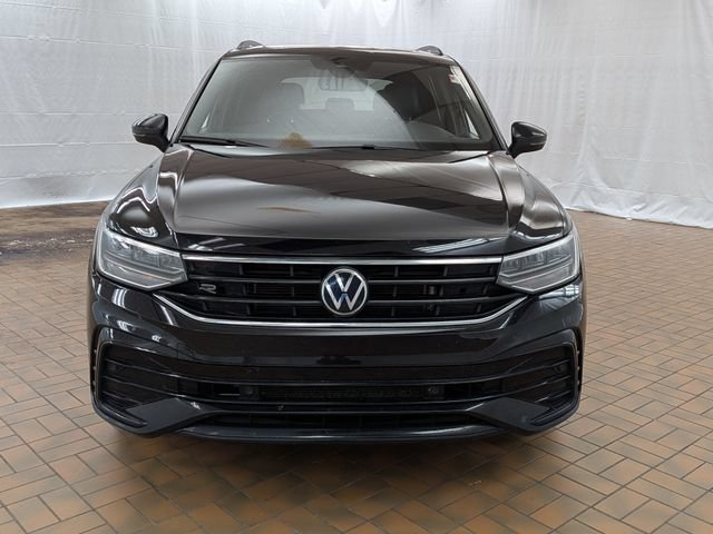 Used 2024 Volkswagen Tiguan SE R-Line w/ MDO Package, Two-Row AWD/4WD image 2