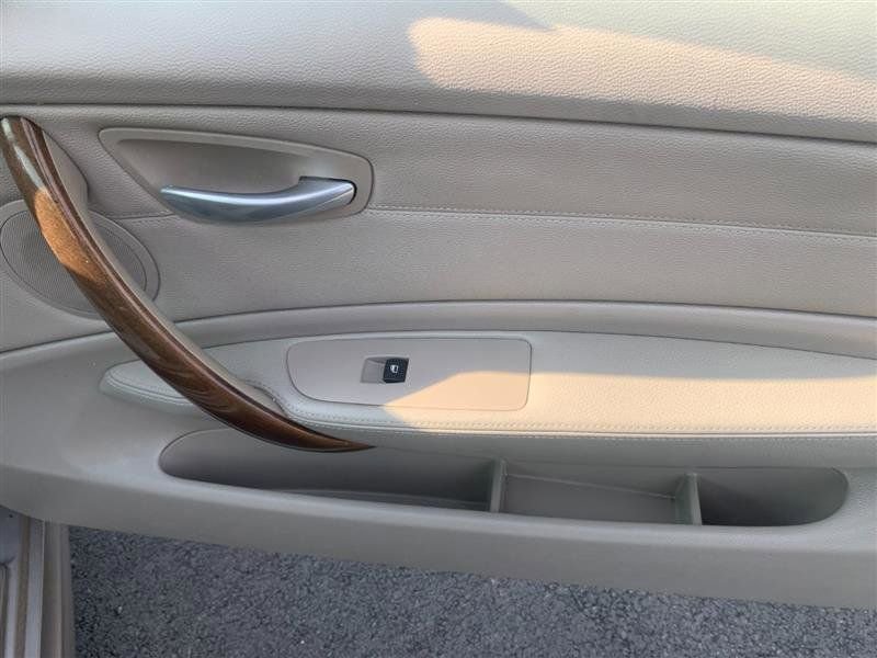 Used 2009 BMW 135i Convertible image 34