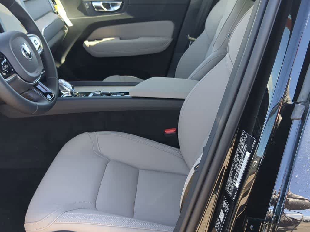 New 2026 Volvo XC60 T8 Plus w/ Protection Package Premier image 15