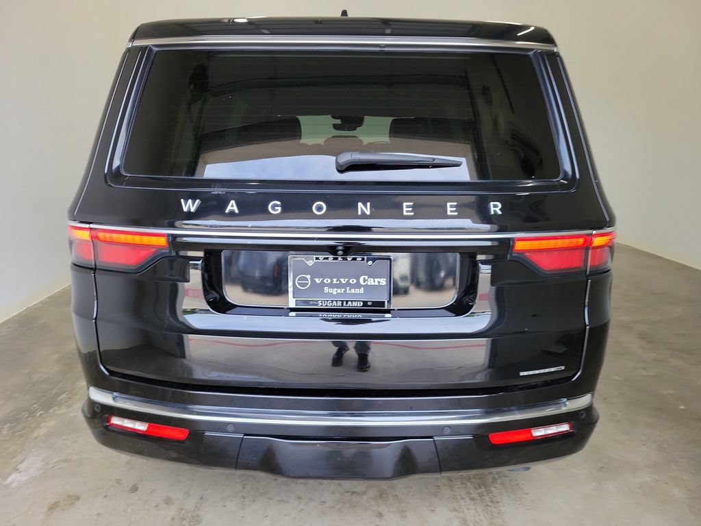 Used 2024 Jeep Wagoneer L Series II w/ Flexible Seating Group AWD/4WD image 6