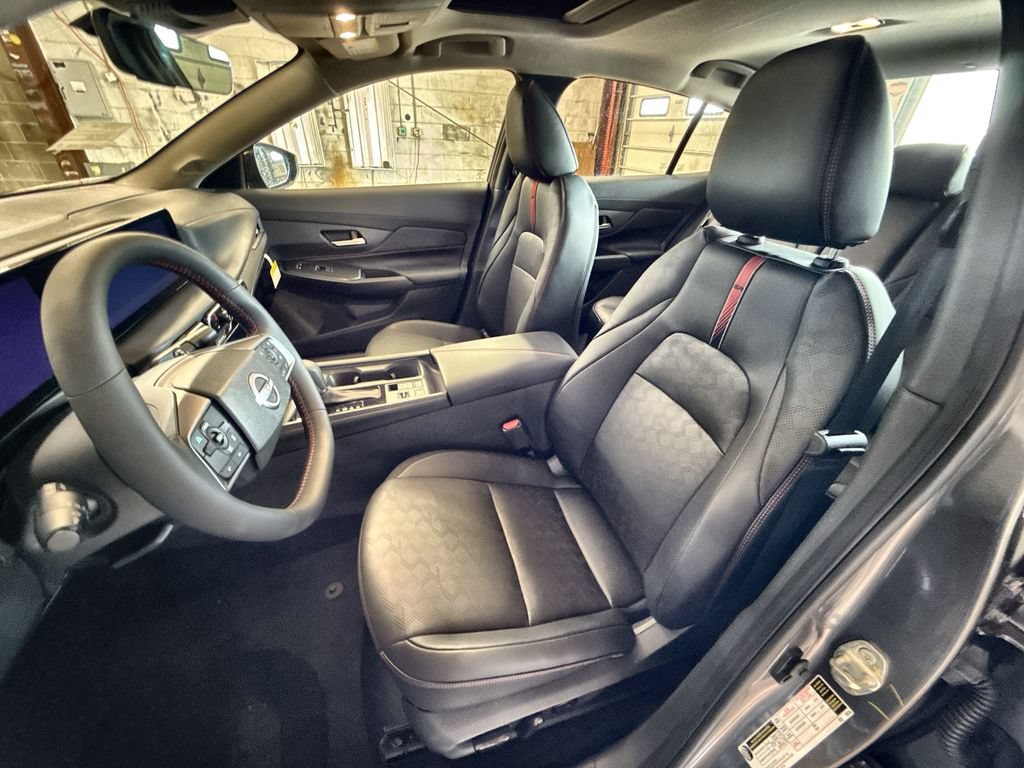 New 2026 Nissan Sentra SR w/ SR Premium Package FWD image 13