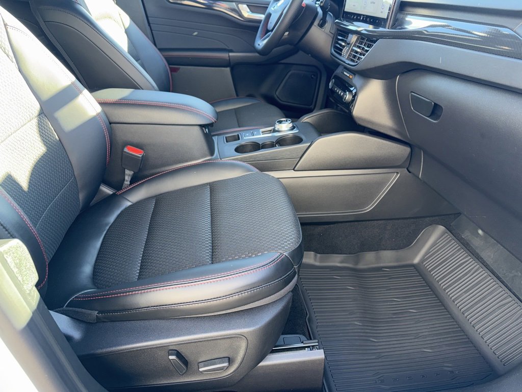 Used 2024 Ford Escape ST-Line Select w/ Tech Pack #2 image 27