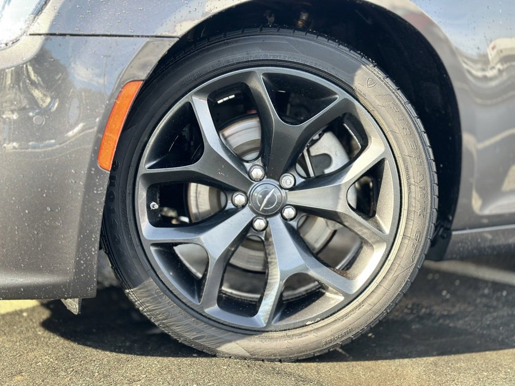 Used 2022 Chrysler 300 S image 2