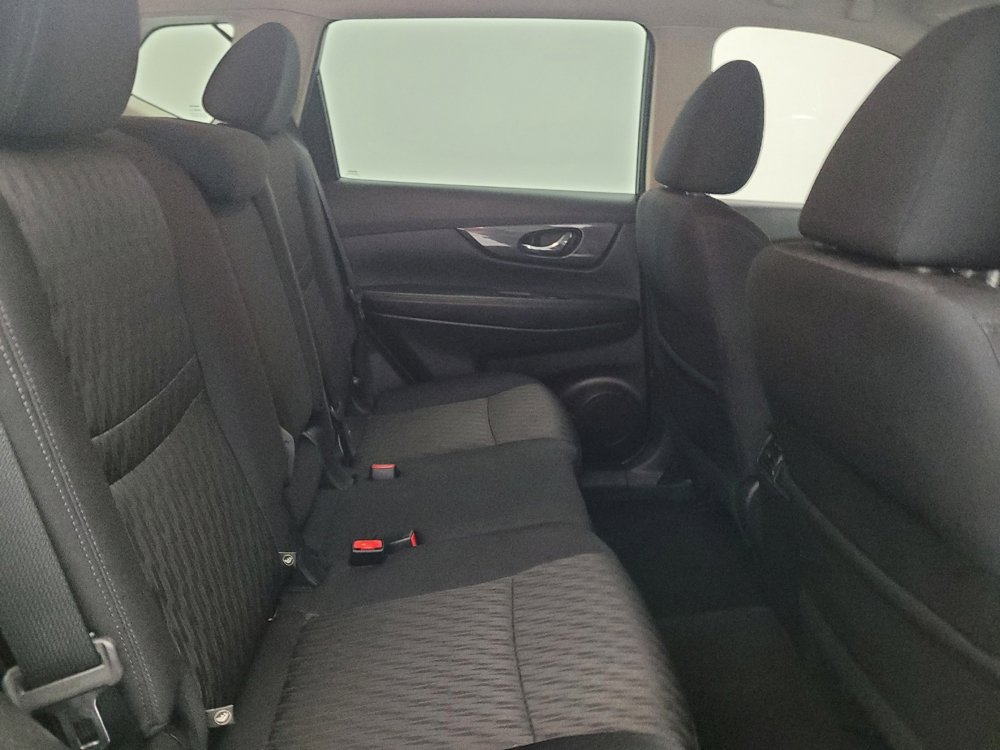 Used 2019 Nissan Rogue SV image 19