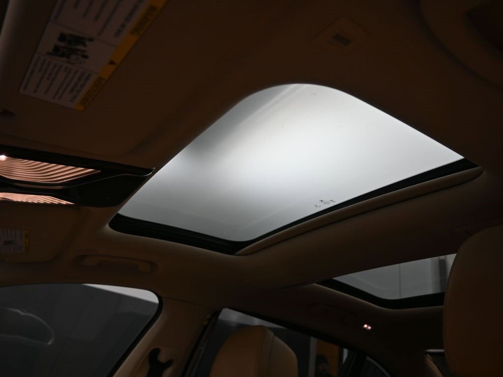 Used 2020 BMW 740i w/ Premium Package image 23