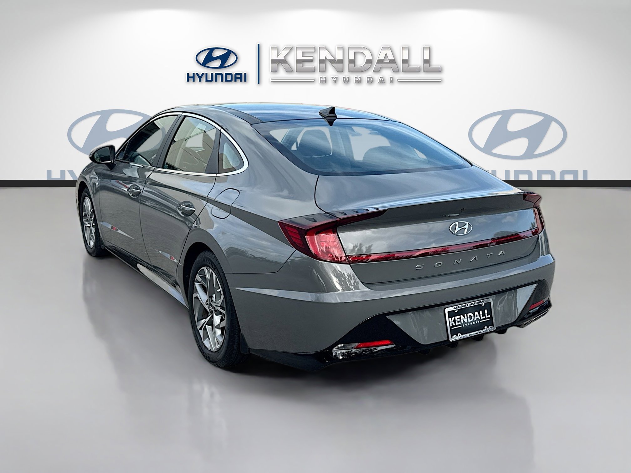 Used 2023 Hyundai Sonata SEL w/ Convenience Package FWD image 4