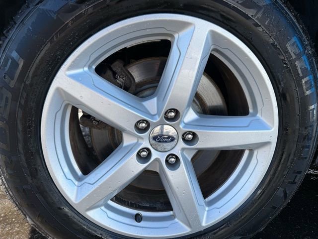 Used 2017 Ford Explorer XLT w/ Equipment Group 202A image 11