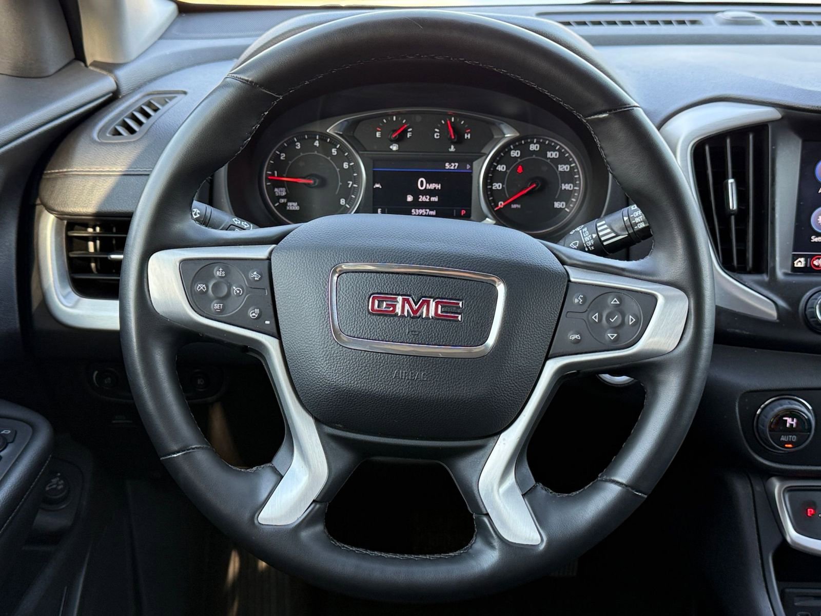 Used 2024 GMC Terrain SLT image 29