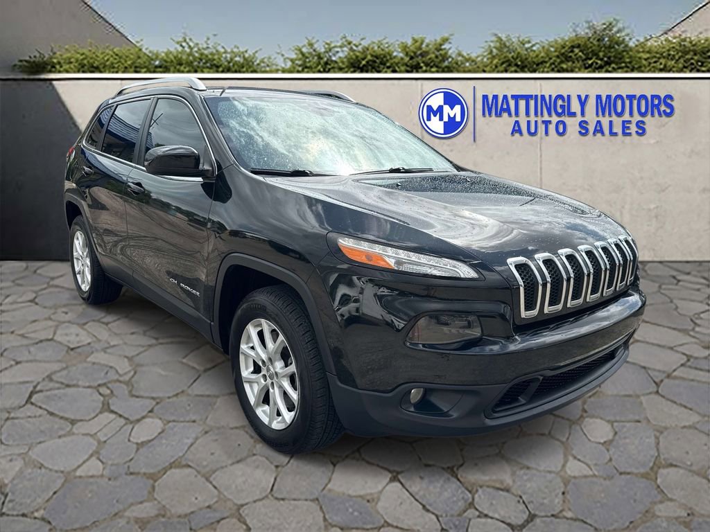 Used 2017 Jeep Cherokee Latitude image 1