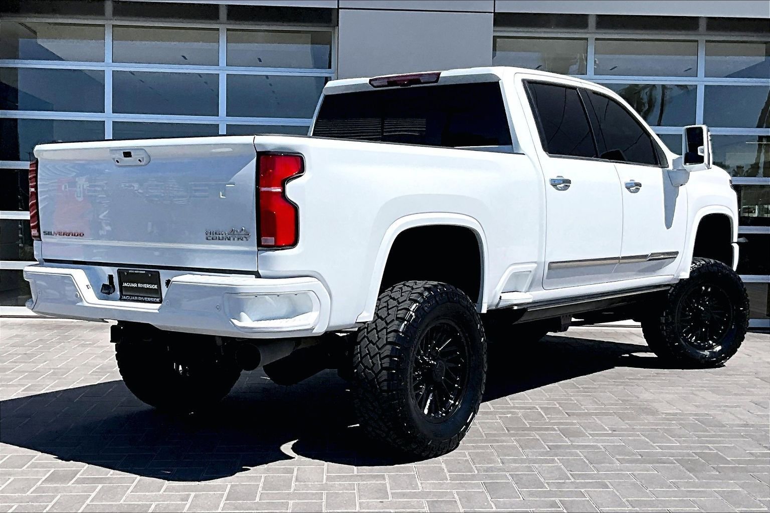 Used 2024 Chevrolet Silverado 2500 High Country w/ Technology Package image 13