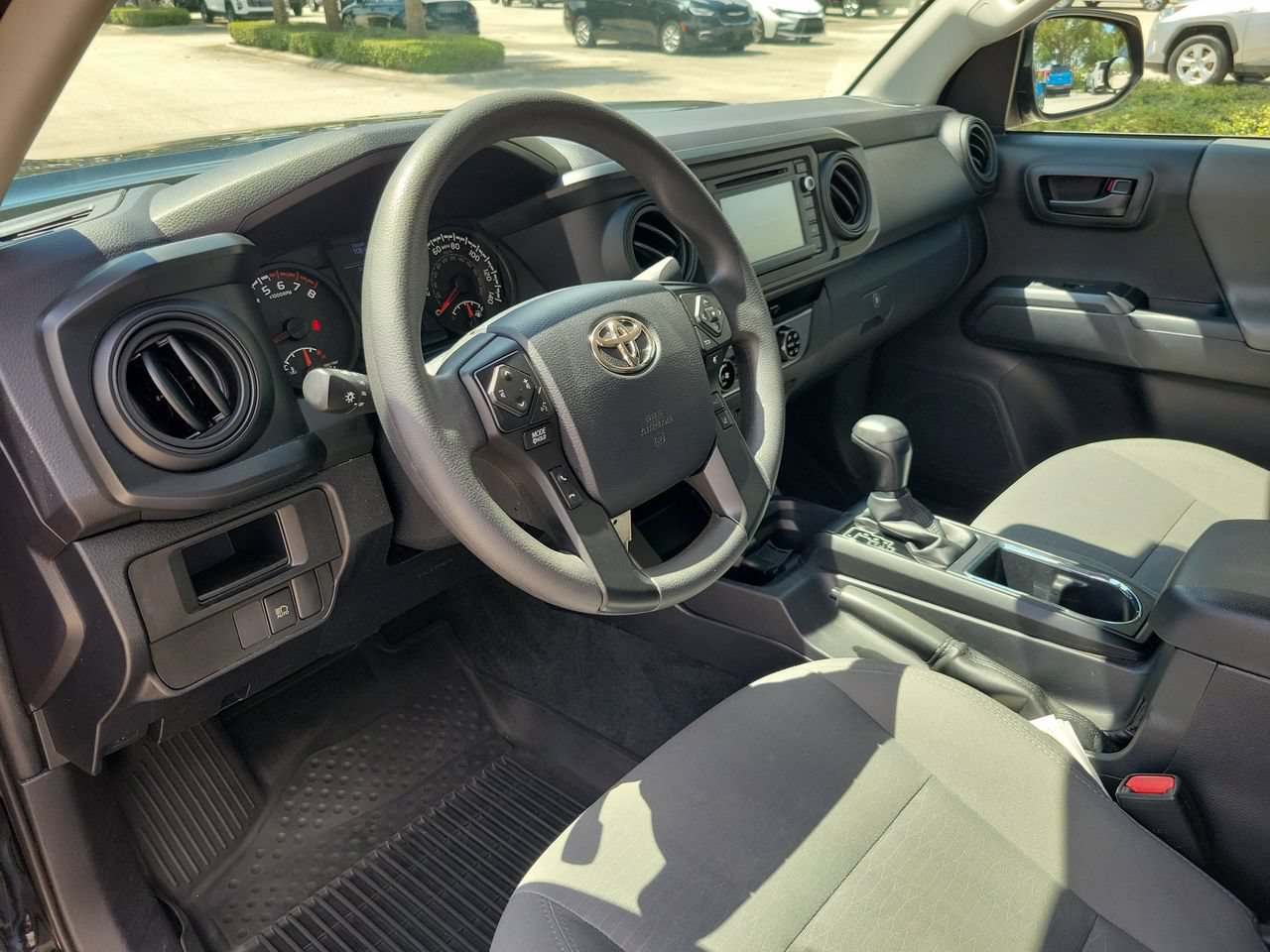Used 2018 Toyota Tacoma SR RWD image 10
