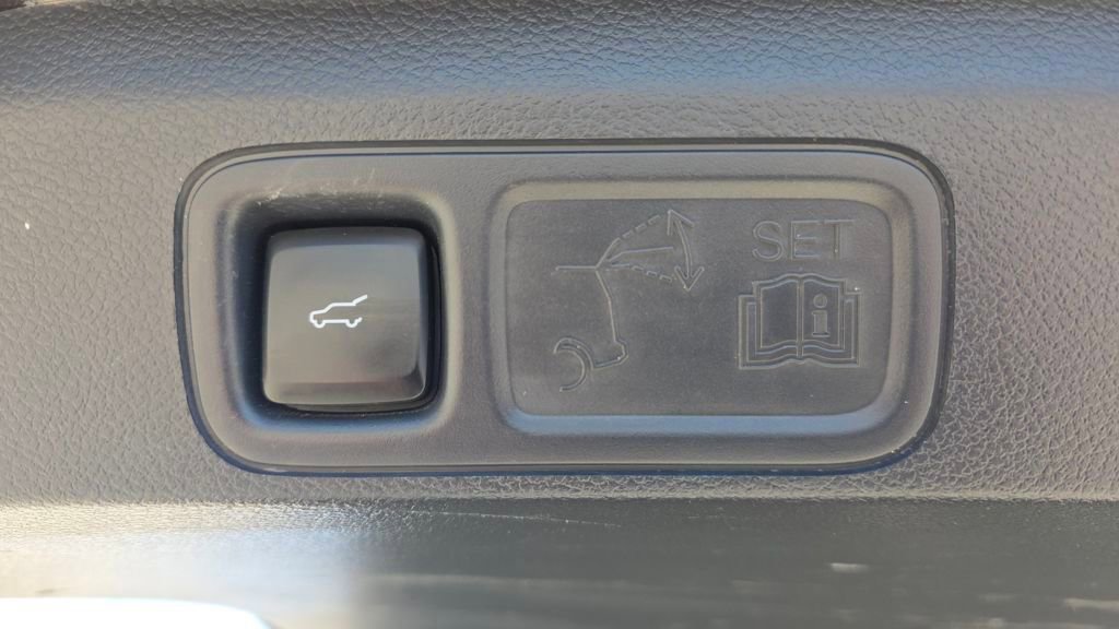 Used 2024 Ford Expedition Max XLT image 19