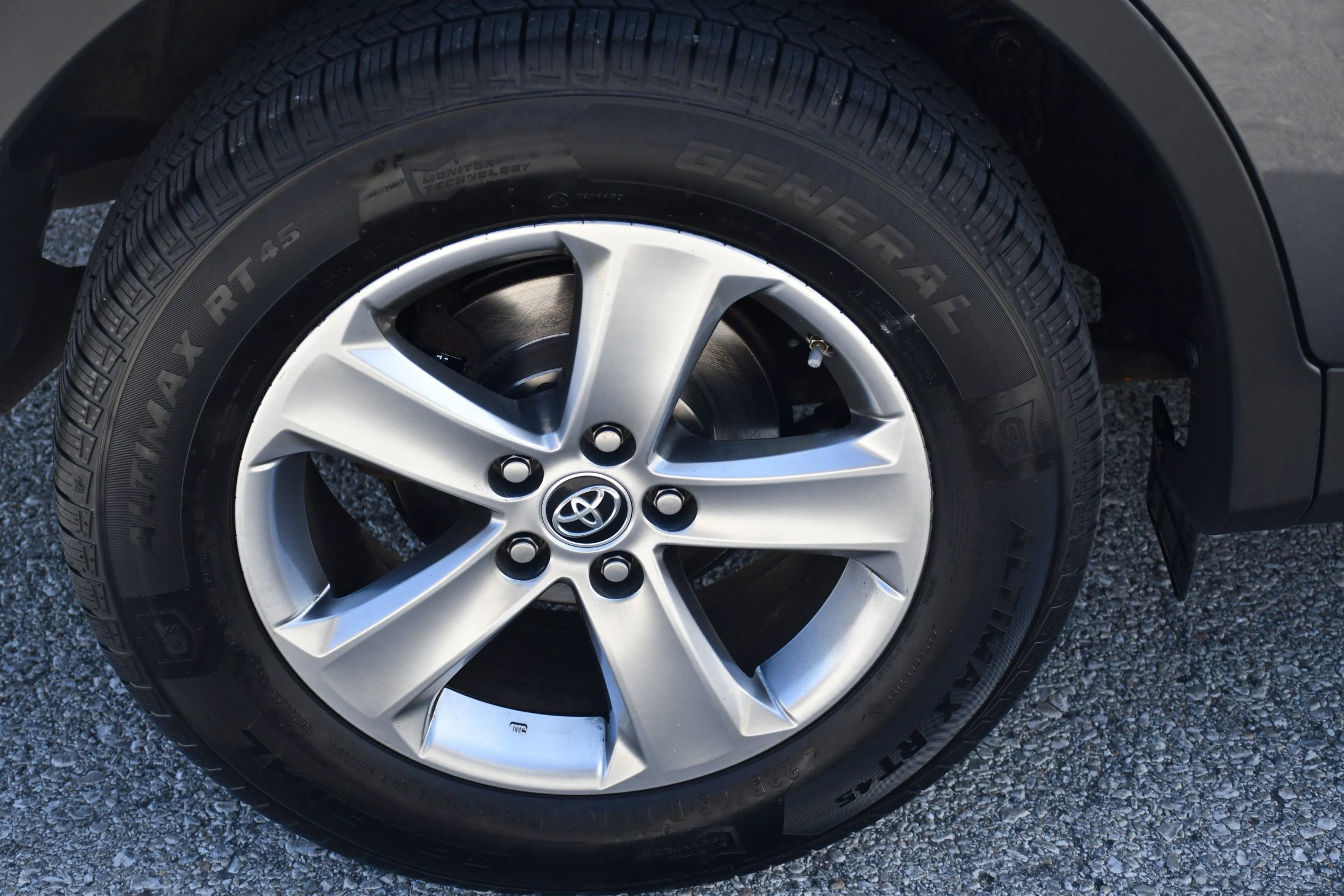 Used 2015 Toyota RAV4 XLE image 27