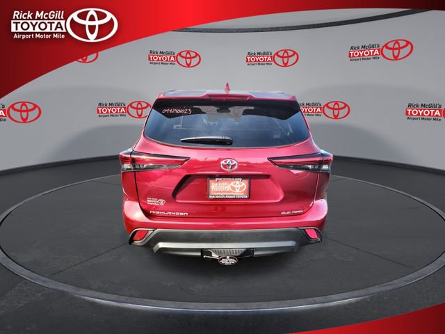 Used 2023 Toyota Highlander XLE image 7
