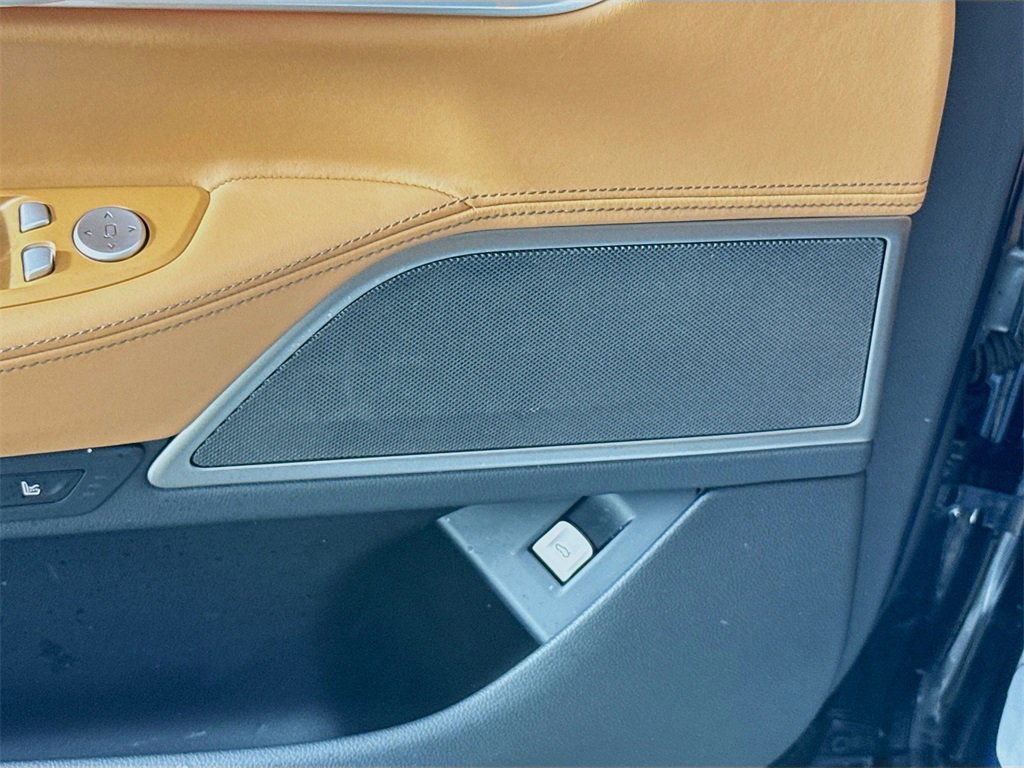 Used 2021 BMW 750i xDrive w/ Executive Package image 20